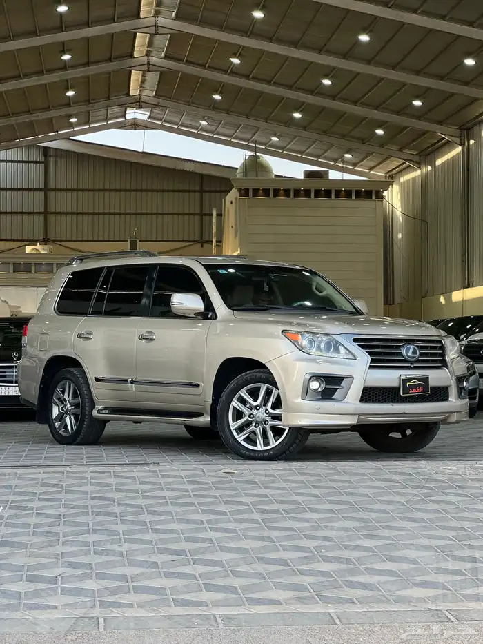 لكزس - 2014 - LX570 - فل كامل 0