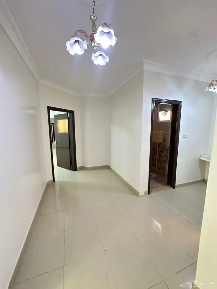 شقة للإيجار بحي اليرموك 4غرف ب40 الف 8