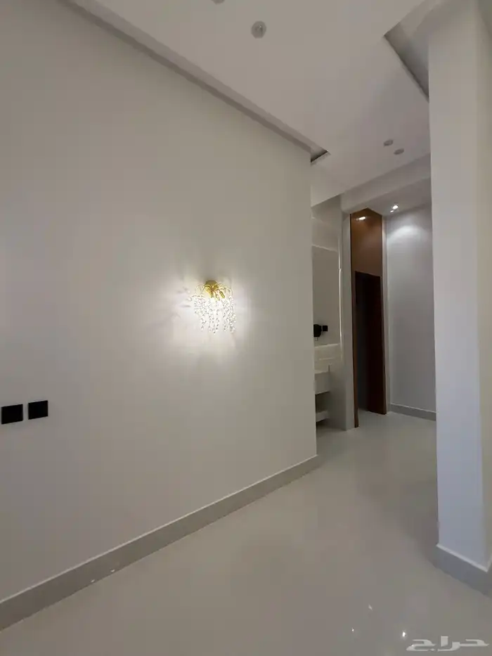 ادوار للبيع في المزاحمية حي طويق 7