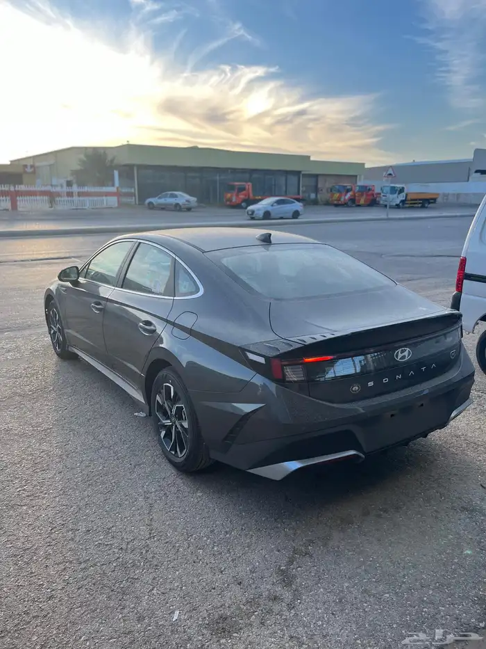 هيونداي سوناتا بيسك ستاندر 2025 3