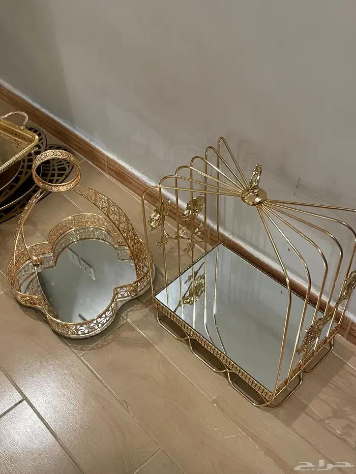 صحون ذهبيه استاندات عطور مناسبات 3