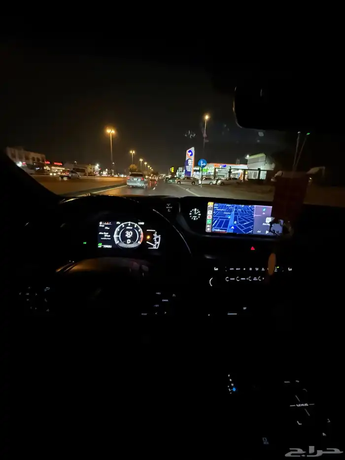 لكزس ES350 2021 8