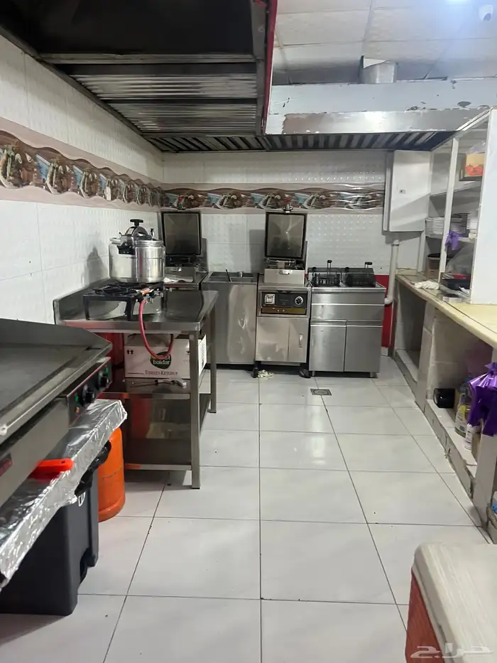 مطعم بروست مع السكل والرخصه للتقبيل او البييع 11