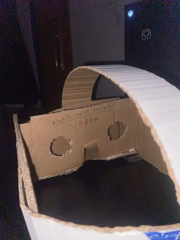 VR BOXمصنوع من البيت و يمكن الاستخدام فقط لازم تغرية 3