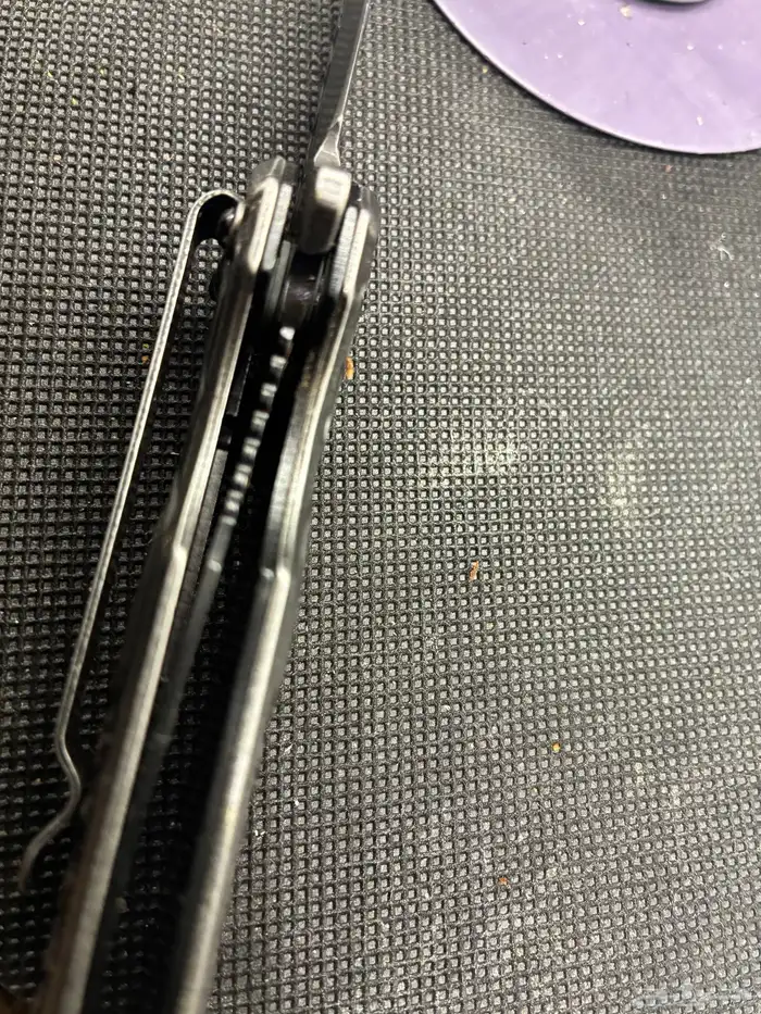 سكين العقرب 8