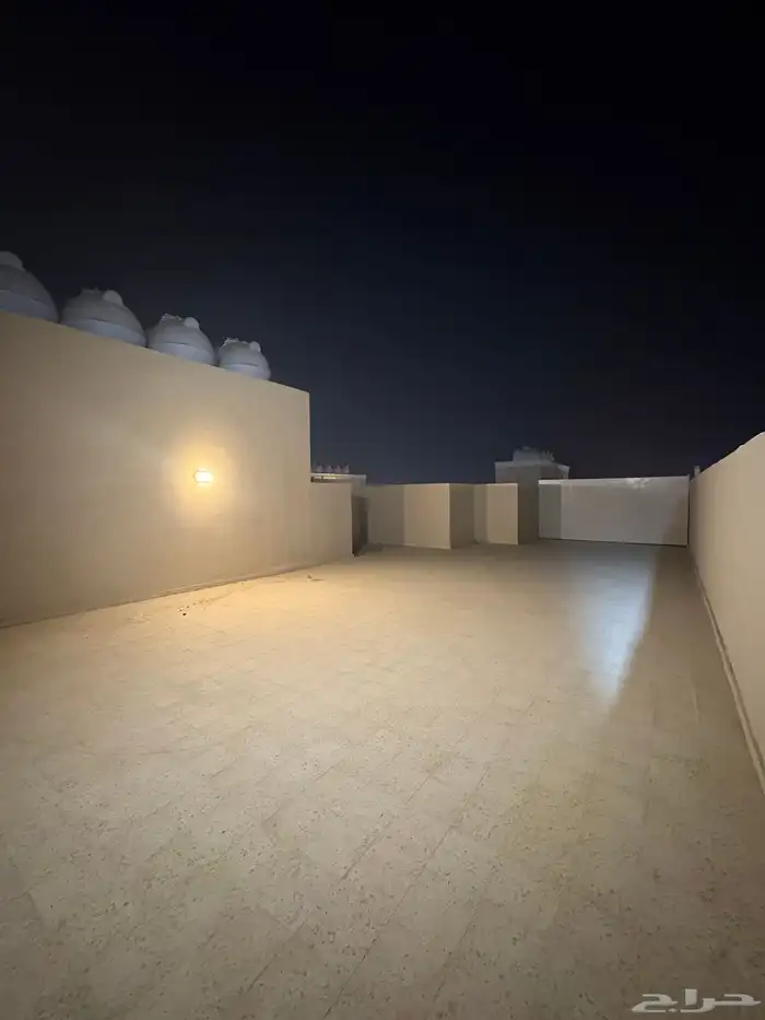 شقه للايجار حي عكاظ قريب من جميع الخدمات 1