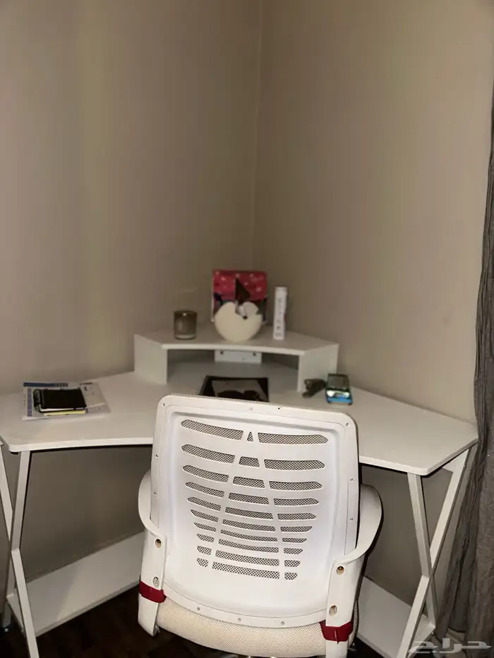 طاولة مكتبة زاوية بيضاء من ساكو 3