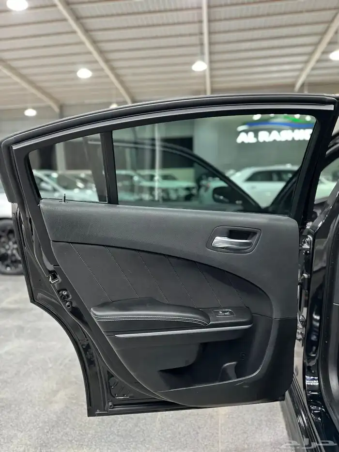 دوج تشارجر 2021 ار تي V8 5.7 هيمي لدى معرض(الرشيدي) 30