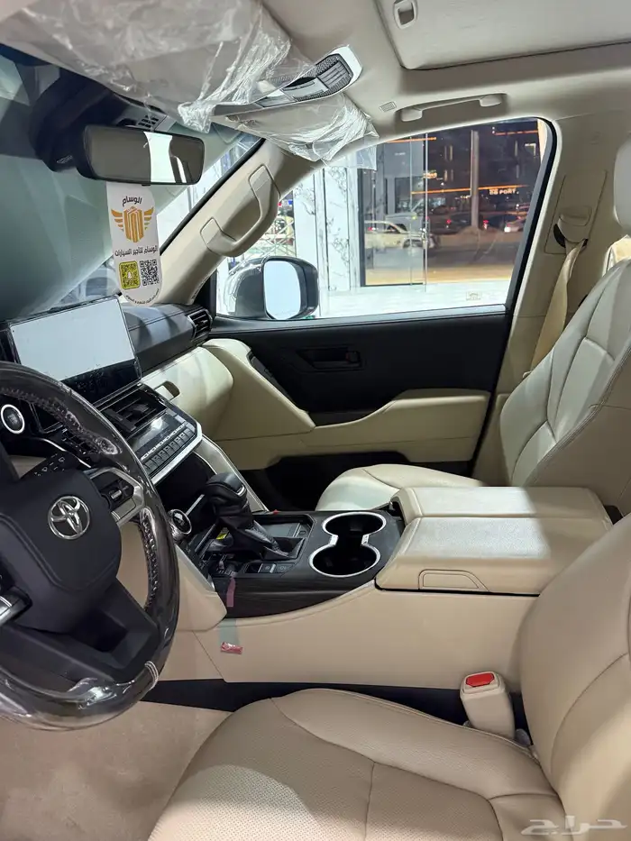 جيب الاند كروزر للايجار 7