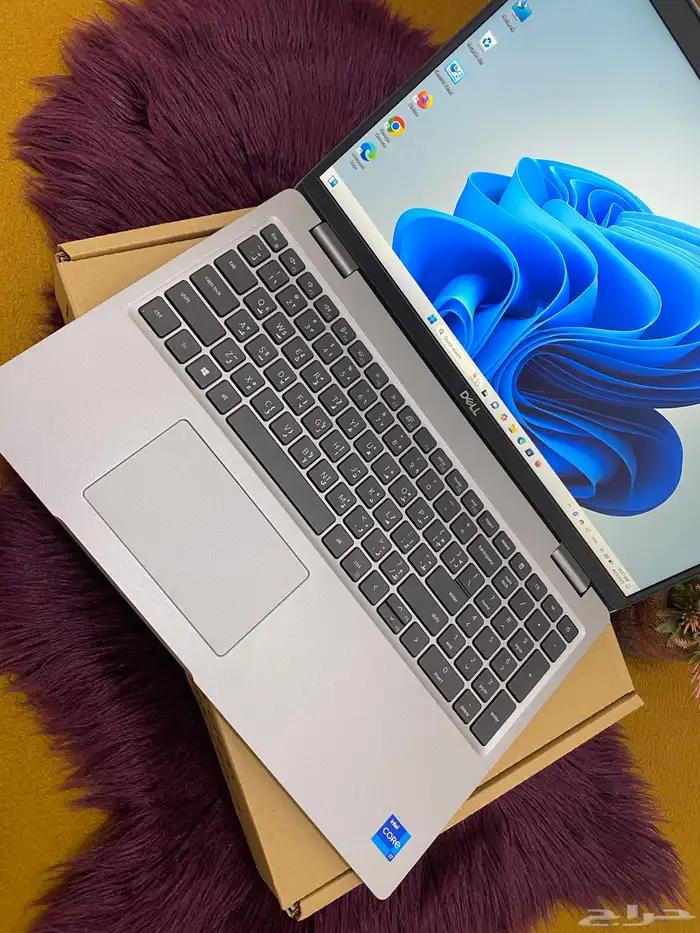 لابتوب Dell شاشه لمس i7 الجيل 11 مقاس 15.6 نفس الجديد 16