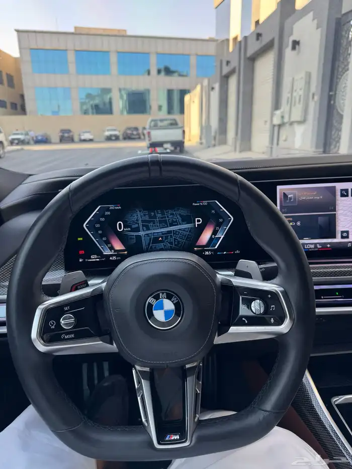بي ام دبليو الفئة السابعة 735i - 2023 17