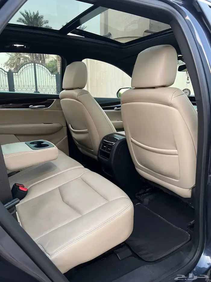 كاديلاك ( SXT5 ) الموديل 2019 فل كامل صيانات وكاله 21