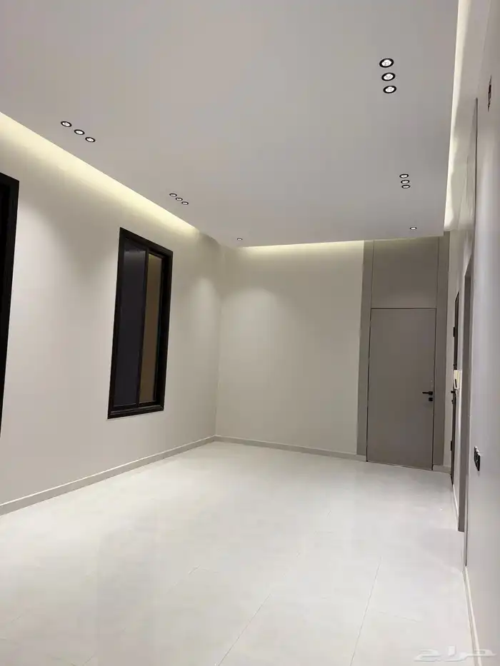 دور أول للبيع حي البيان 13