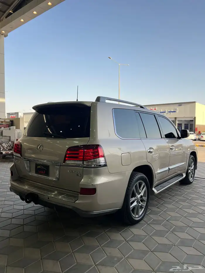 لكزس - 2014 - LX570 - فل كامل 6