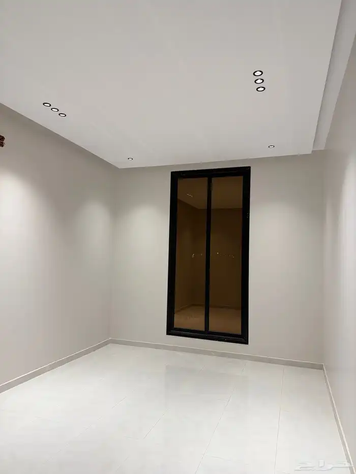 دور أول للبيع حي البيان 1