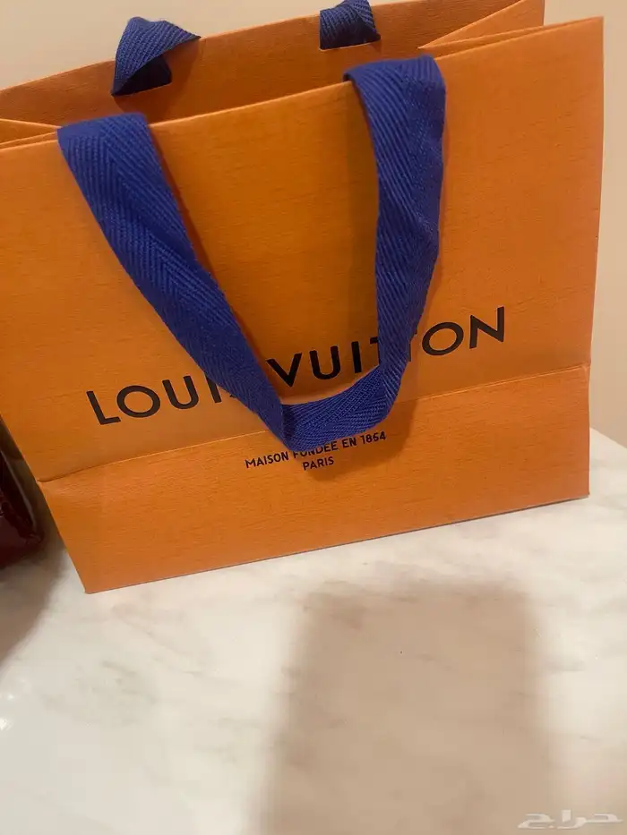 محفظه جديده للبيع ماركه اصليه 0