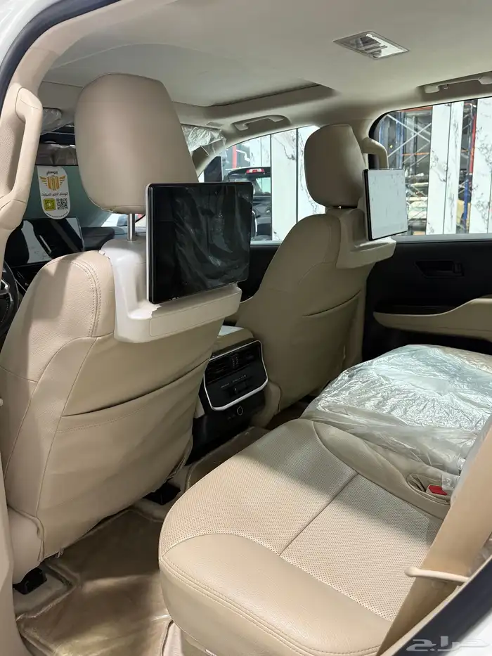 جيب الاند كروزر للايجار 5