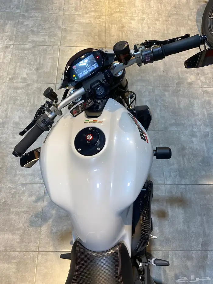Ducati Monster 1200s 5