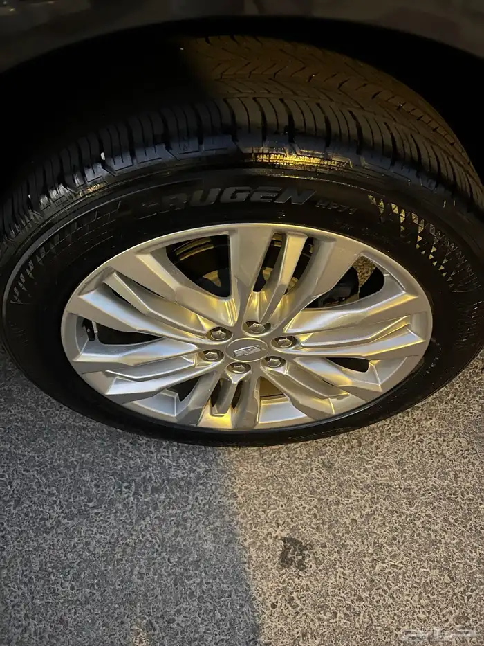 كاديلاك ( SXT5 ) الموديل 2019 فل كامل صيانات وكاله 51