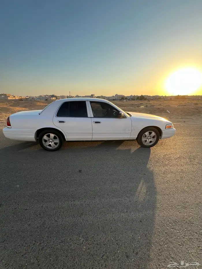 فورد فكتوريا للبيع ممشى 170 0