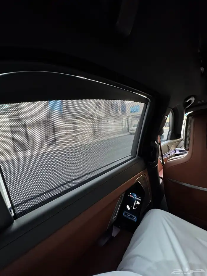 بي ام دبليو الفئة السابعة 735i - 2023 26