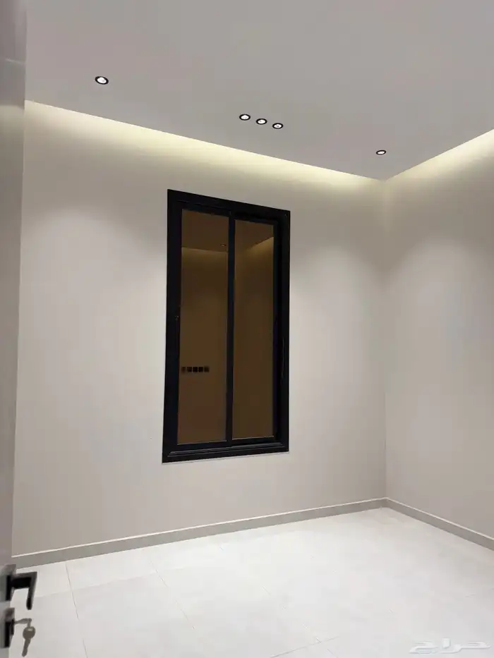 دور أول للبيع حي البيان 0