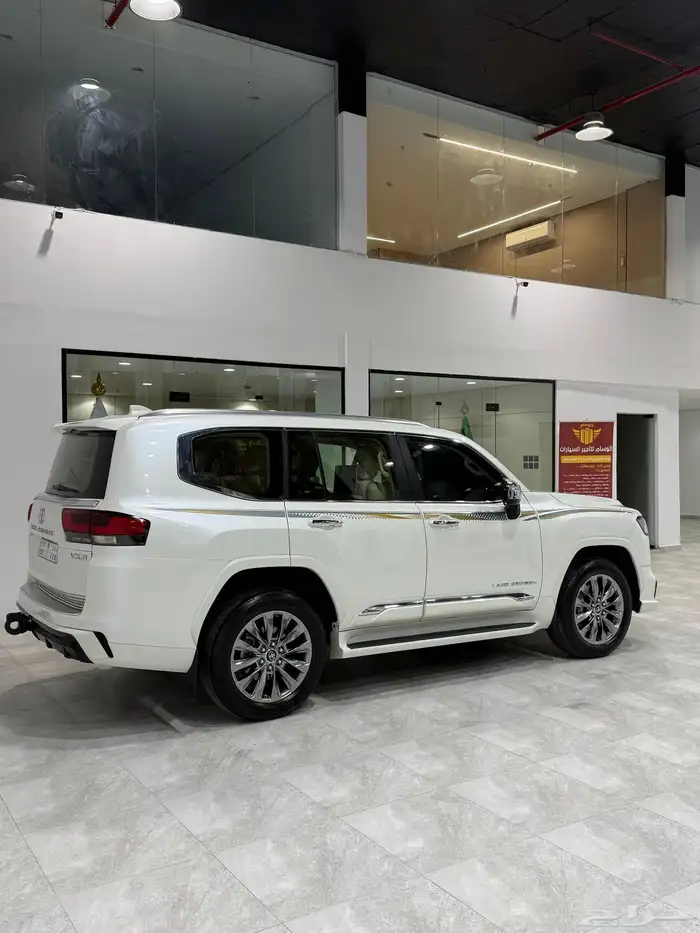 جيب الاند كروزر للايجار 4