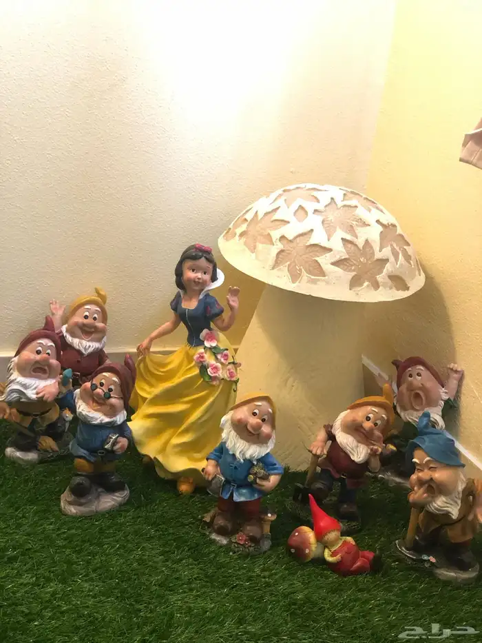 سنوايت والأقزام السبعة 0