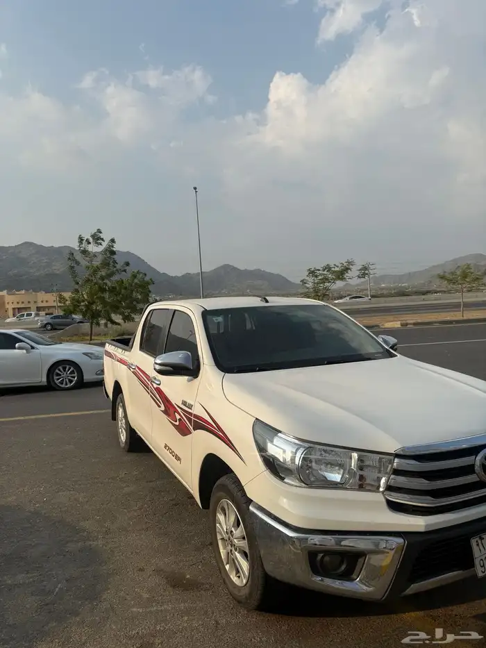 هايلوكس 2016 اول مالك من الوكاله ع يدي من الوكاله 0