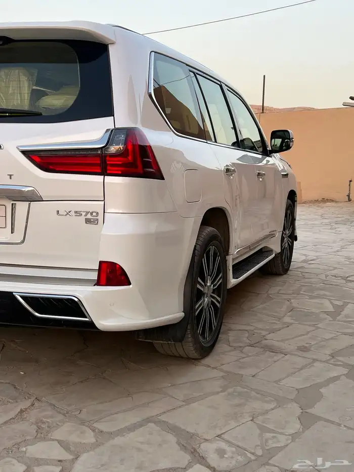 جيب لكزس 2016 9