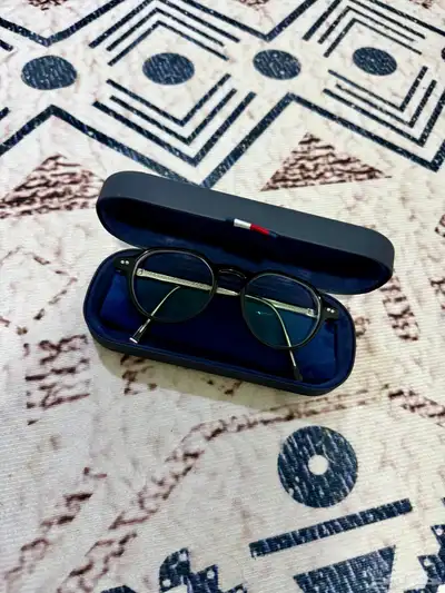 نظارة نظر Tommy Hilfiger من Doctor M index