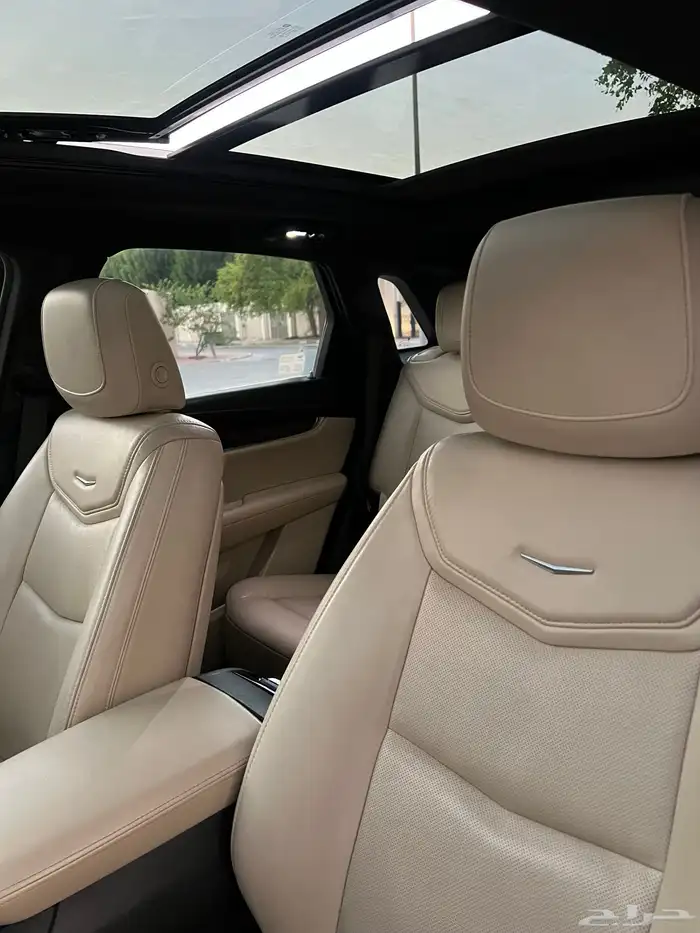 كاديلاك ( SXT5 ) الموديل 2019 فل كامل صيانات وكاله 36