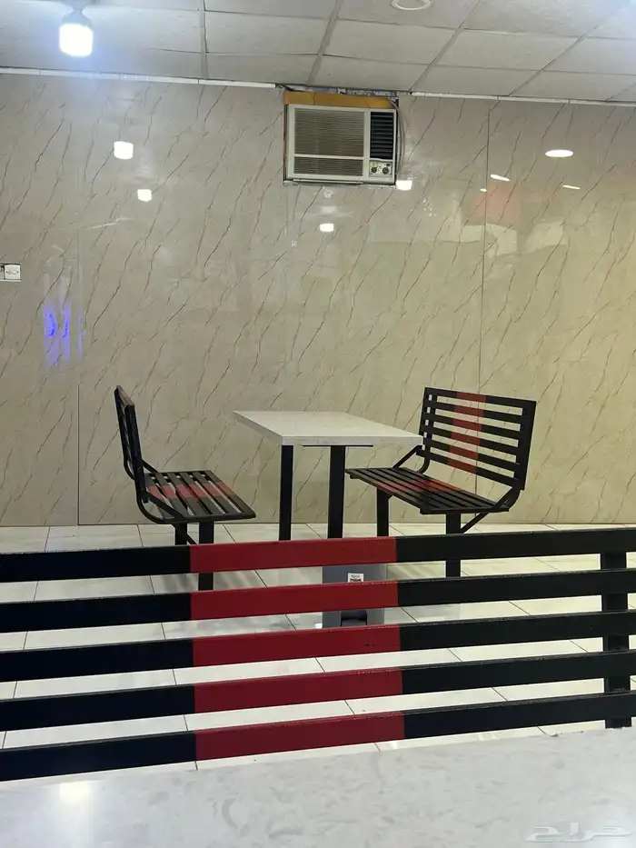 مطعم بروست مع السكل والرخصه للتقبيل او البييع 4