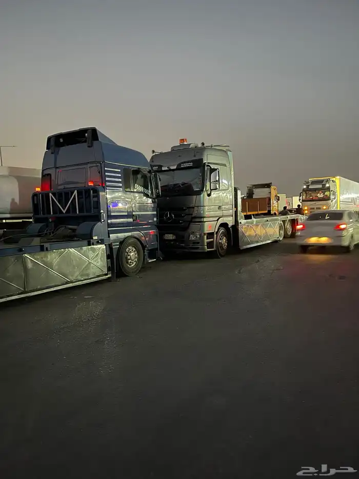 سطحه تحمل سيارتين متوجد في جده 1