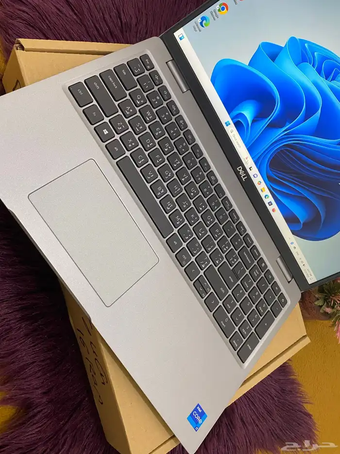 لابتوب Dell شاشه لمس i7 الجيل 11 مقاس 15.6 نفس الجديد 17