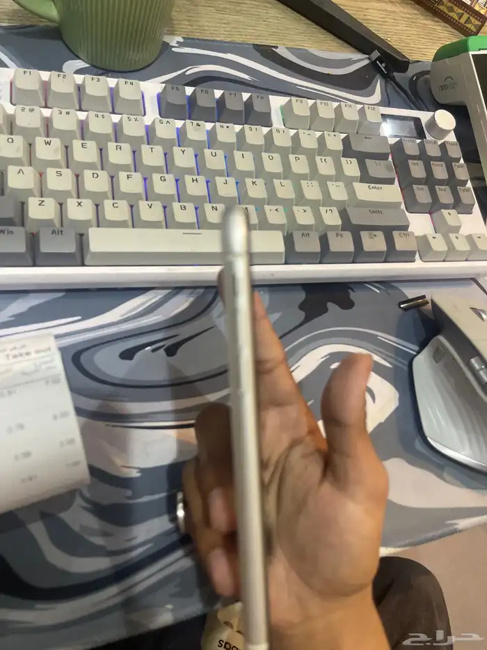 ايفون 11 العادي 4