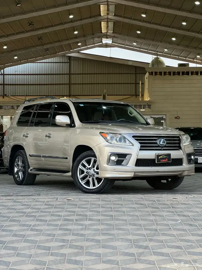 لكزس - 2014 - LX570 - فل كامل 1