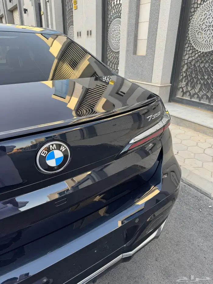 بي ام دبليو الفئة السابعة 735i - 2023 13