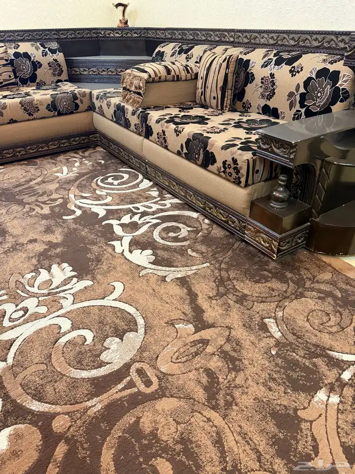 كنب مجلس نظيف جدا للبيع 1