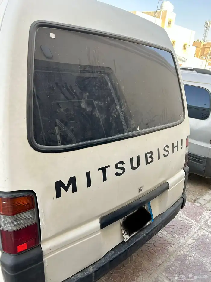 متسوبيشي باص L200 2