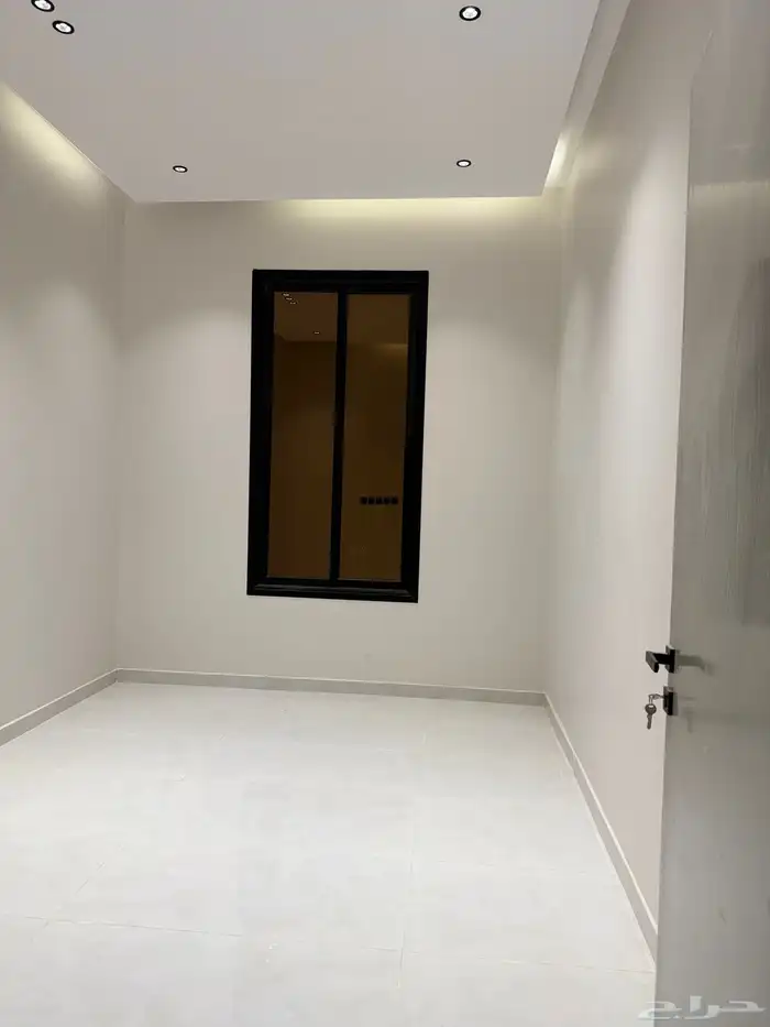 دور أول للبيع حي البيان 12