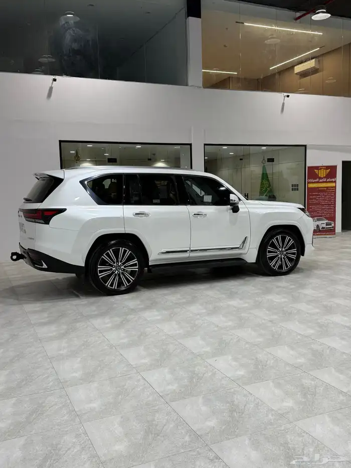 جيب لكزس للايجار 4