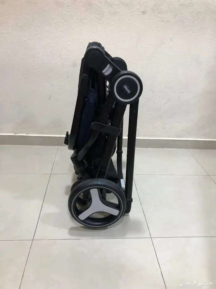 للبيع عربيه اطفال شيكو شبه جديده اتجاهين 6