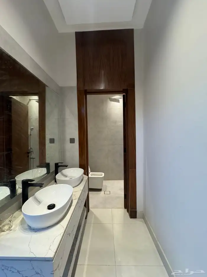 للبيع تاون هاوس ارضي بسطح خاص بسعر مميز 1