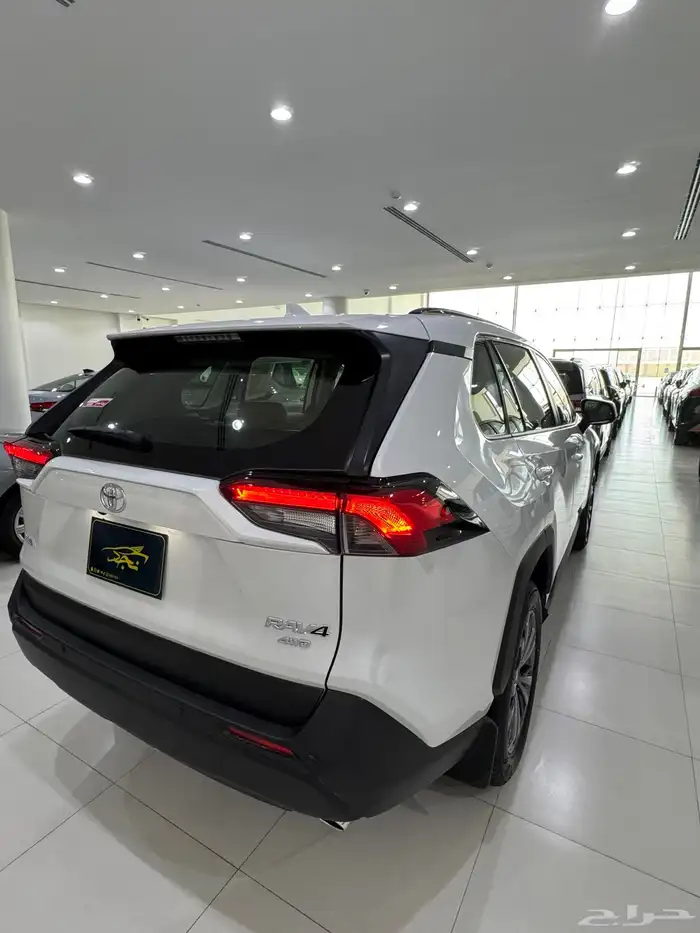 تويوتا رافور XLE 2025 بنزين اصفار 3