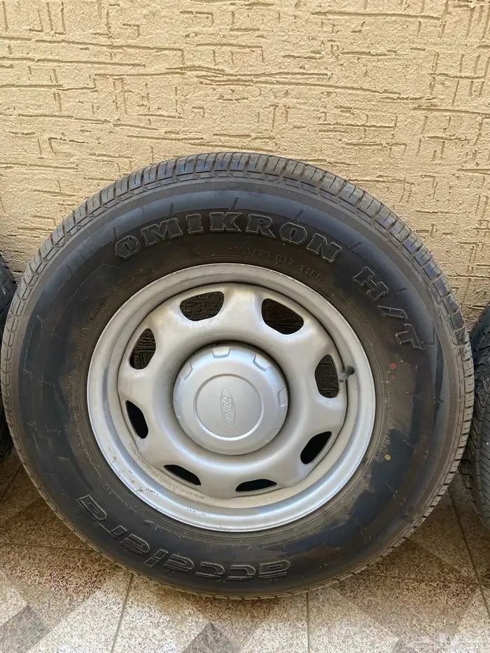 جنوط فورد F150 مع كفراتها بتاريخ 23 0