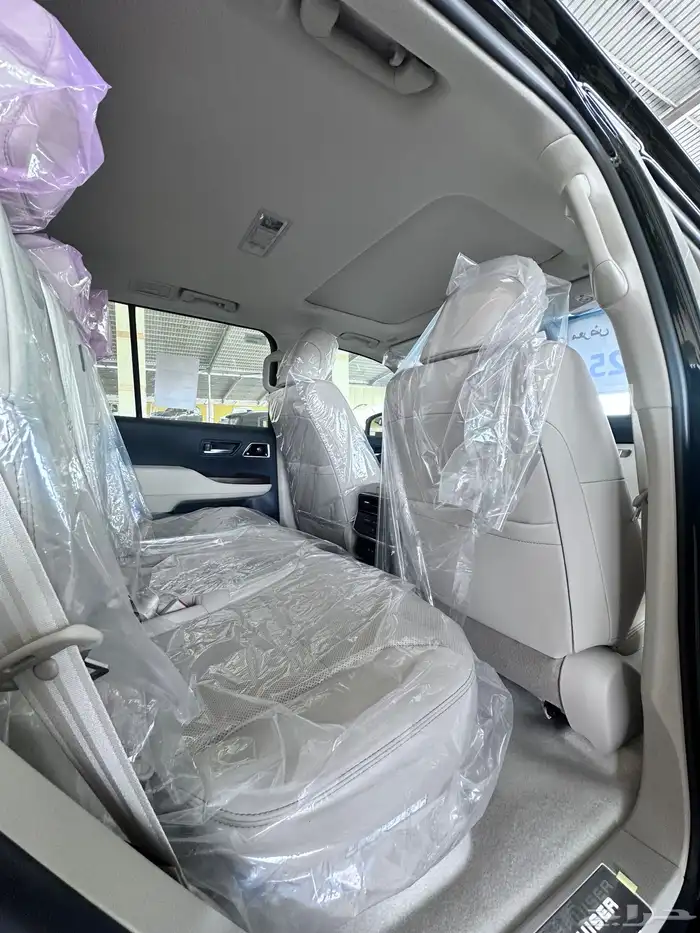 تويوتا لاند كروزرGXRLS اسود سعودي 2025رقم5 4