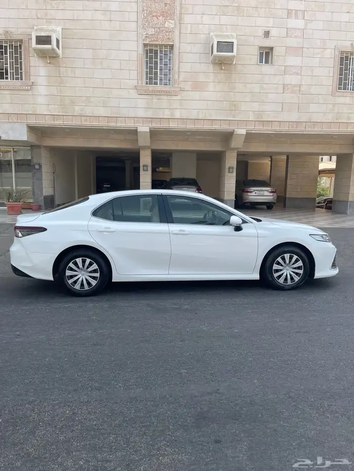 كامري LE 2021 بنزين 18