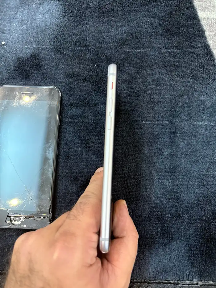 للبيع ايفون 2 قطع غيار 4