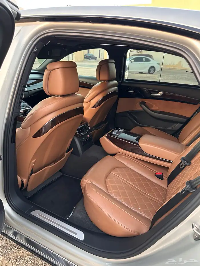 AUDI A8 2015 26